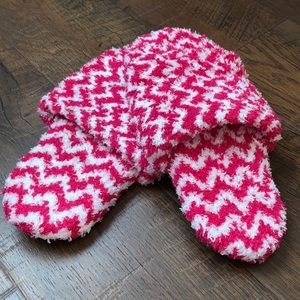 World's Softest Cozy Open Toe Slip On Slipper Zig Zag Pink Size Small - NWT